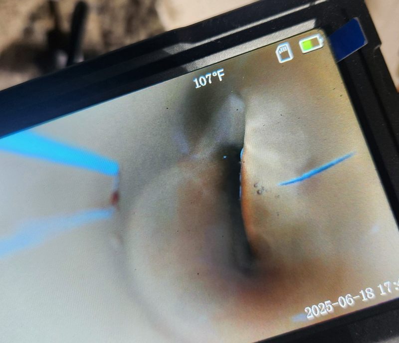 외발산동 누수탐지 — 내시경 카메라 화면에 비친 배관 안쪽
